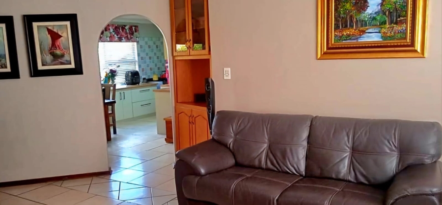 5 Bedroom Property for Sale in Pellissier Free State